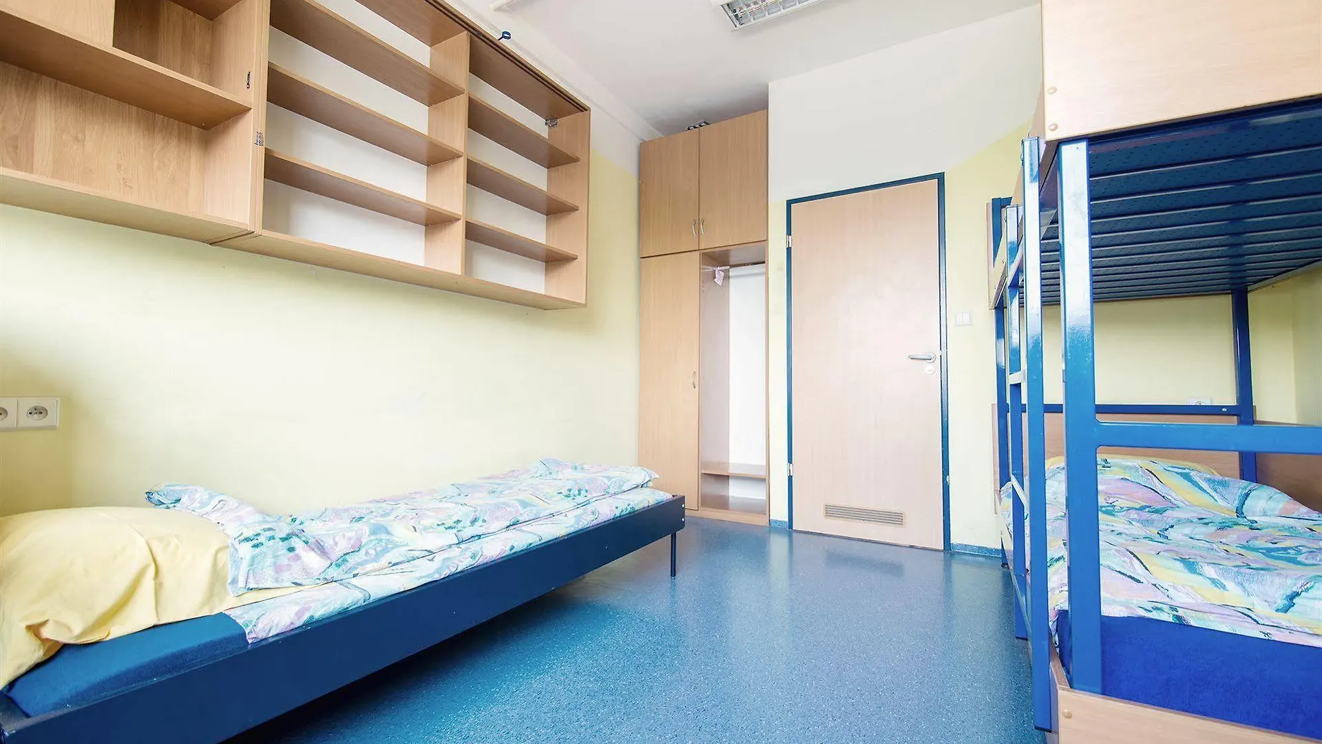 Dizzy Daisy Hostel Riviera Varsavia Polonia